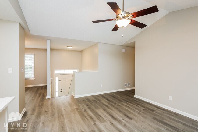 Building Photo - 374 Shoal Ct