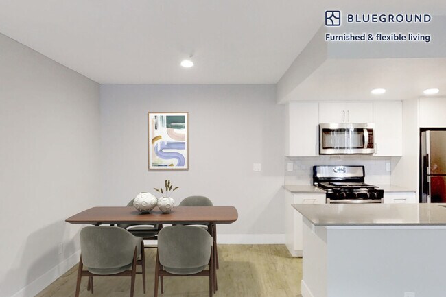 Foto del edificio - 3831 Orchid Ln