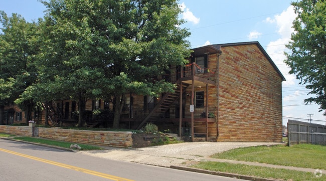 Building Photo - 1868 Augusta Dr