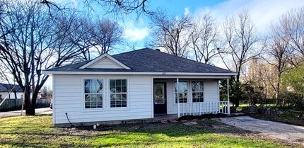 Building Photo - 3112 Travis St