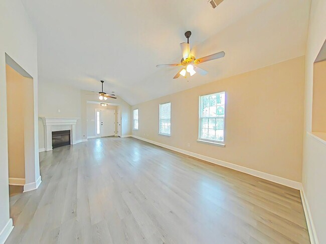 Foto del edificio - Three bedroom home in Martinez!