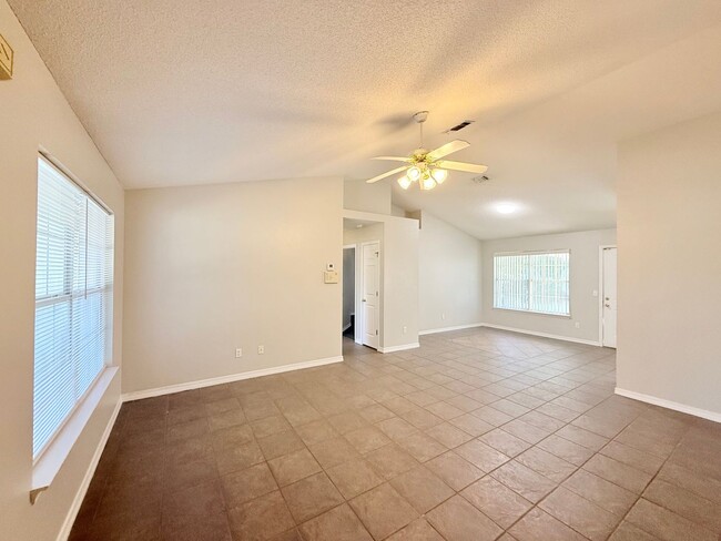 Foto del edificio - Charming 3 Bed/2 Bath Near NAS Whiting Field