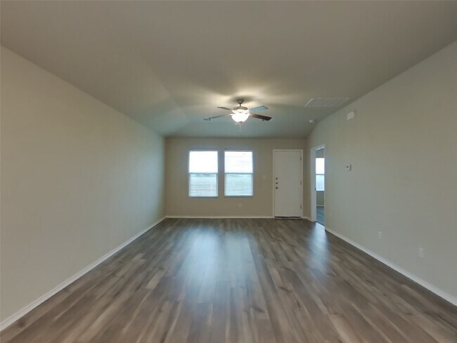 Foto del edificio - 5209 Sidesaddle Dr