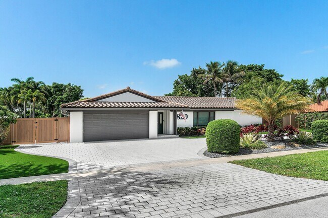 Foto del edificio - 820 SW 16th St