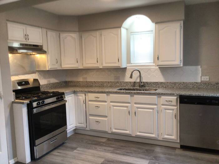 712 Reed Ave, Bella Villa, MO 63125 House Rental in Bella Villa, MO