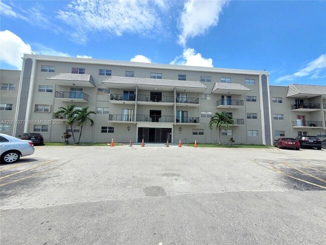 Building Photo - 5100 SW 41st St