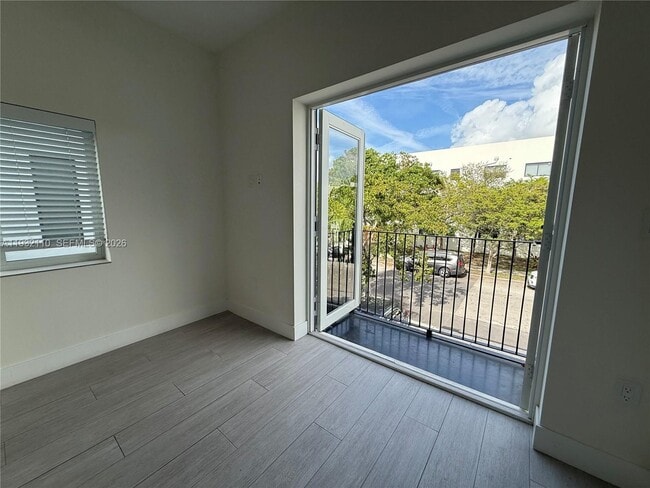 Building Photo - 1786 SW 9th St