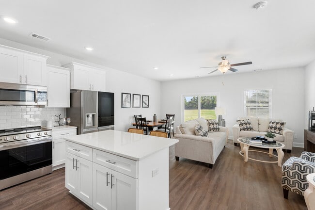 Building Photo - Oak Grove Townhomes