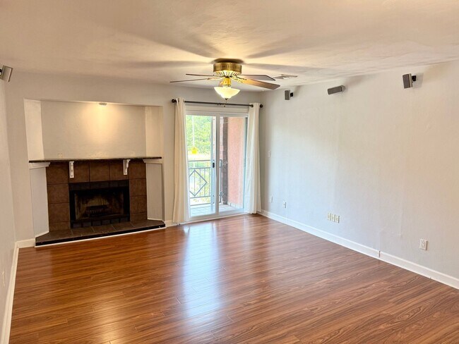 Building Photo - Ready NOW!!!! 2-Bedroom Condo In Ghent! Re...