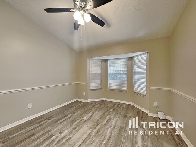 Foto del edificio - 1557 Skye Ct