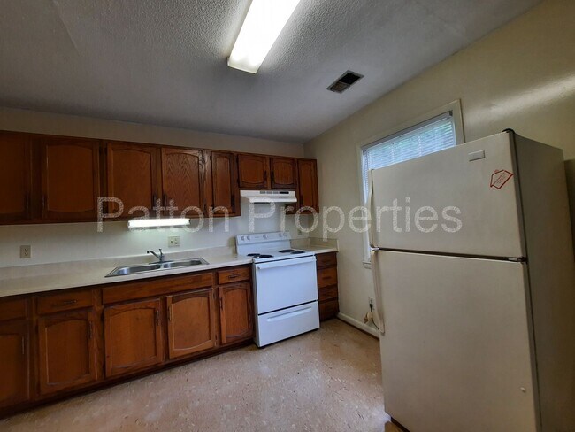 Foto del edificio - 307-309 Lyles Street Outside CoC - TMS0046...