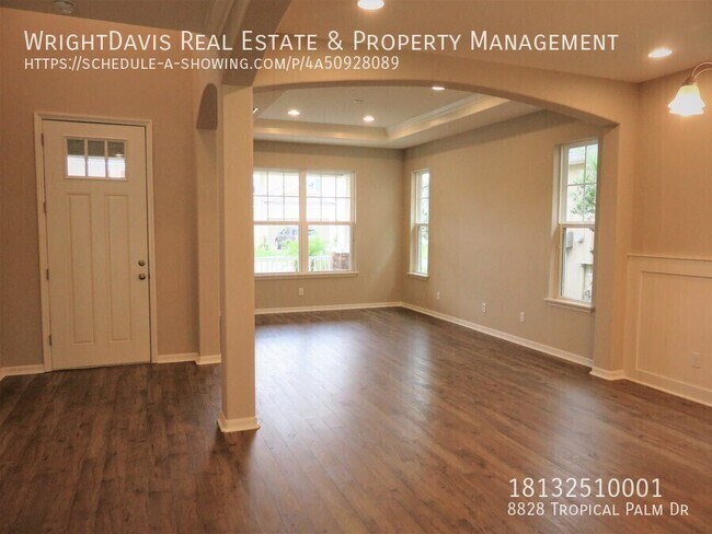 Building Photo - 8828 Tropical Palm Dr