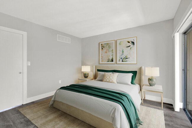 Building Photo - Marine Plaza Apartments