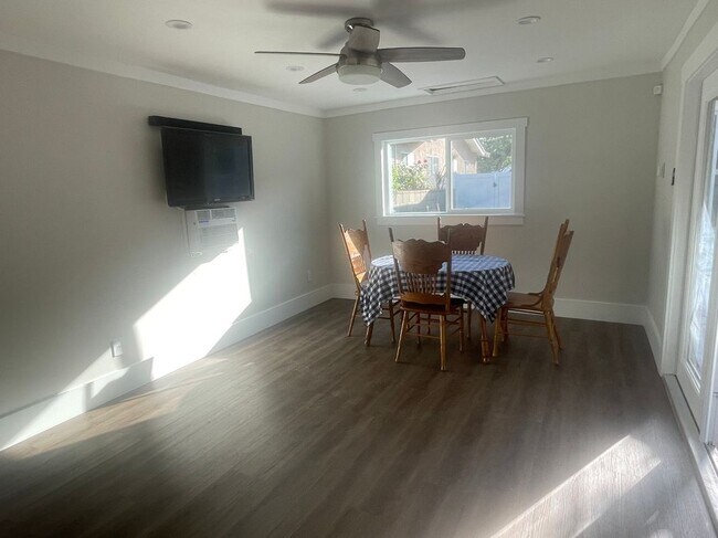 Foto del edificio - 3809 Brunswick Ave