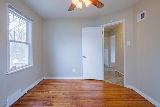 Foto del edificio - 6712 Black Walnut Ct