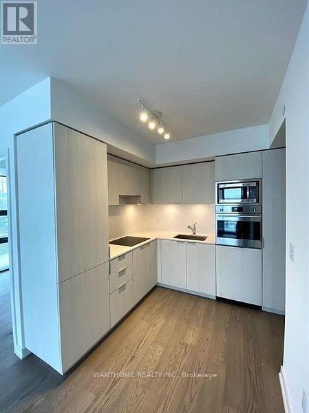 Photo du bâtiment - 11 Wellesley St W