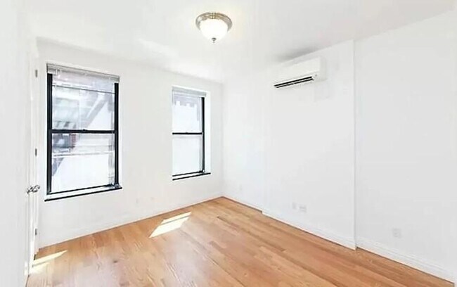 Foto del edificio - 2 bedroom in New York NY 10019