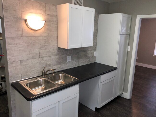 Cocina - 18768 Roscommon St