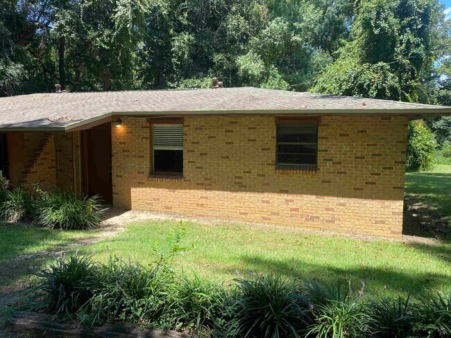Building Photo - 1708 Talpeco Rd