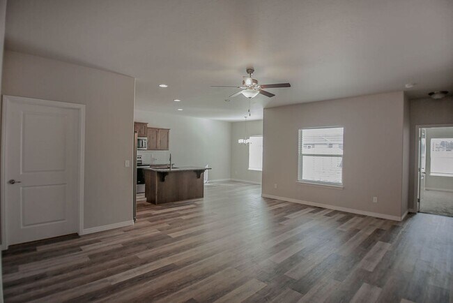 Foto del edificio - 745 Shadowleaf Ave