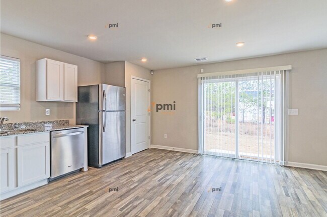 Building Photo - 1710 Hannah Ct