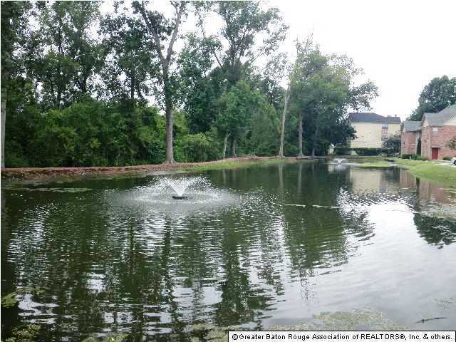 Building Photo - 3 Bedroom Condo Near LSU! Located in a gat...