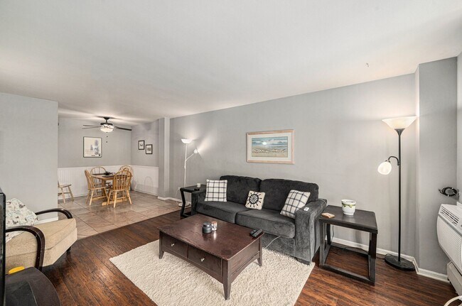 Foto del edificio - Spacious 1 bedroom home in the heart of Ha...