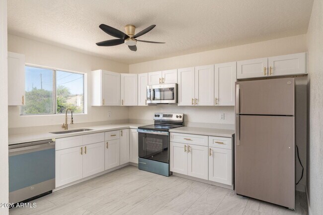 Foto del edificio - 4224 Canyon Trail