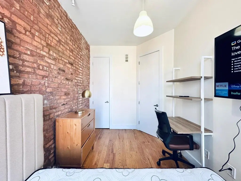 Private Bedroom in a 5 bedroom / 2 bathroo... Condo for Rent in Brooklyn, NY