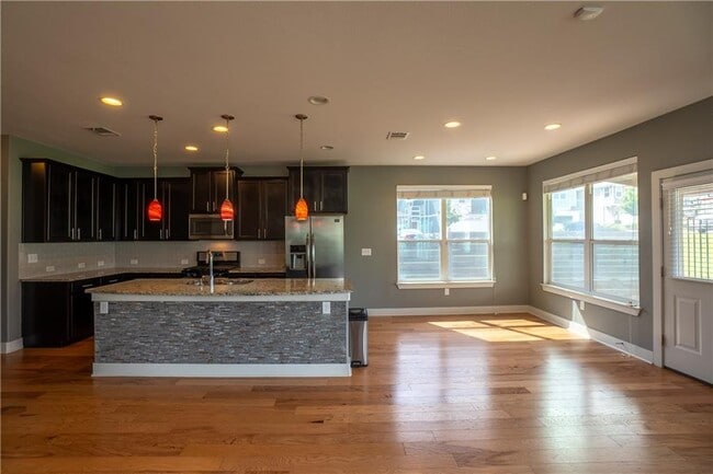 Foto del edificio - 2312 Montague St