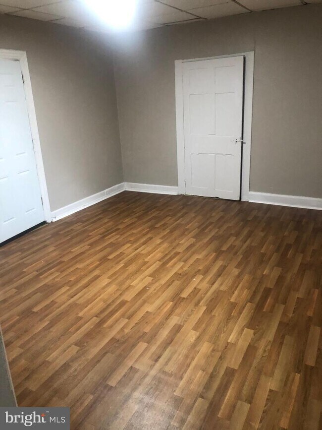 Foto del edificio - 156 Strode Ave