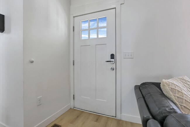 Foto del edificio - 1466 Hamlet St