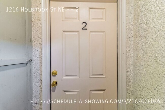 Building Photo - 1216 Holbrook St NE
