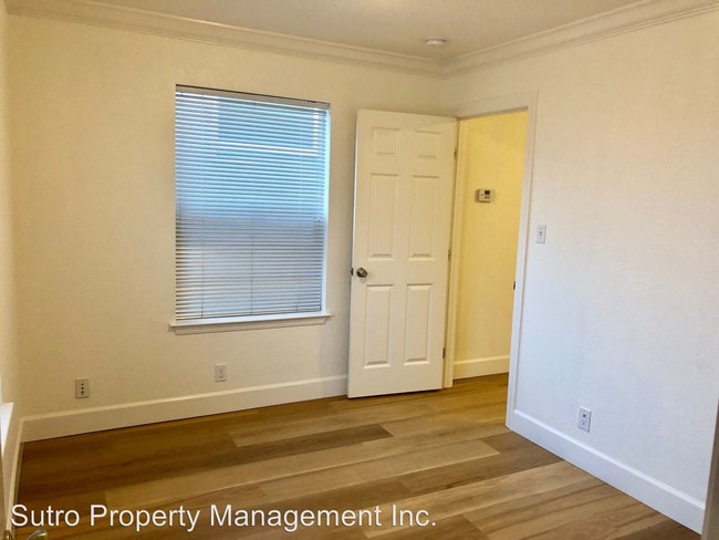 Building Photo - 1109 Elm St