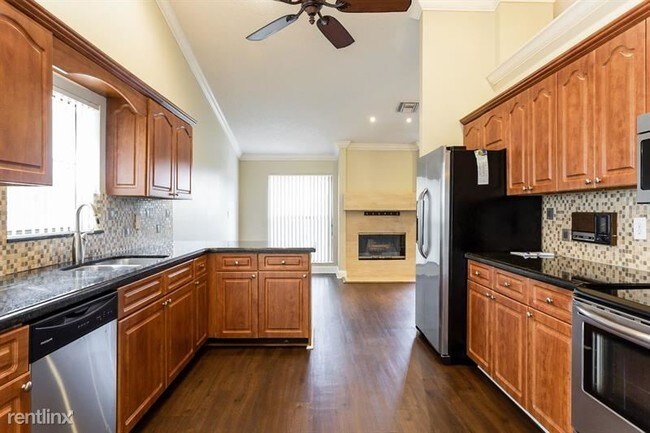Building Photo - 4 br, 2.5 bath House - 9544 NW 48th Mnr
