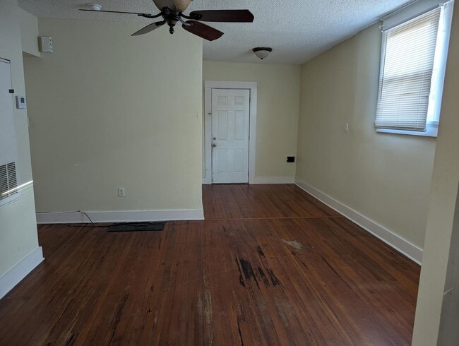 Building Photo - fjk1932