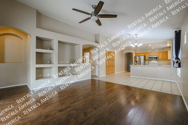 Foto del edificio - 3461 E Phelps St