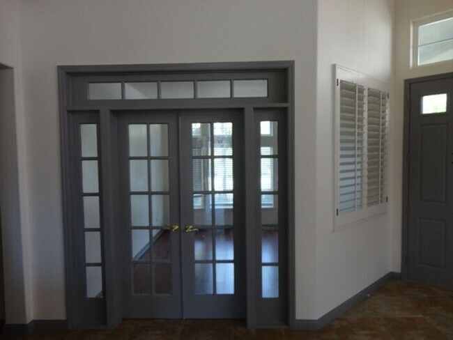 Building Photo - Beautiful 5 + 3 + Office View Home Stevens...