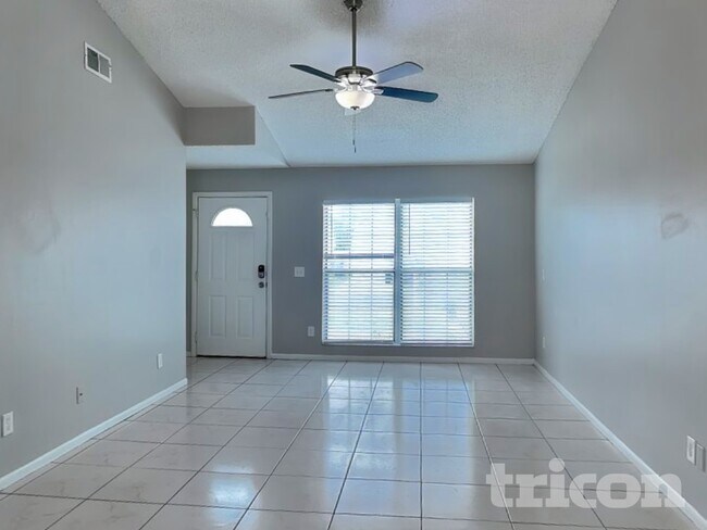 Foto del edificio - 4413 Shadberry Dr