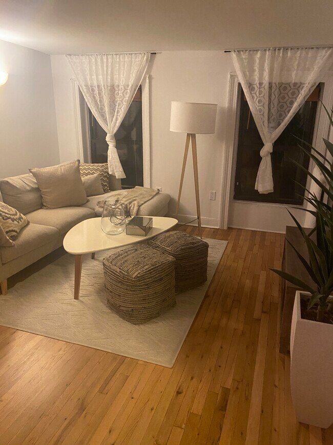 Living Room - 344 E 50th St