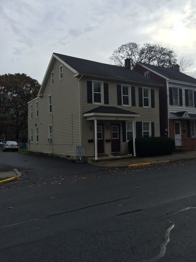 111 S Spruce St, Lititz, PA 17543 Condo for Rent in Lititz, PA