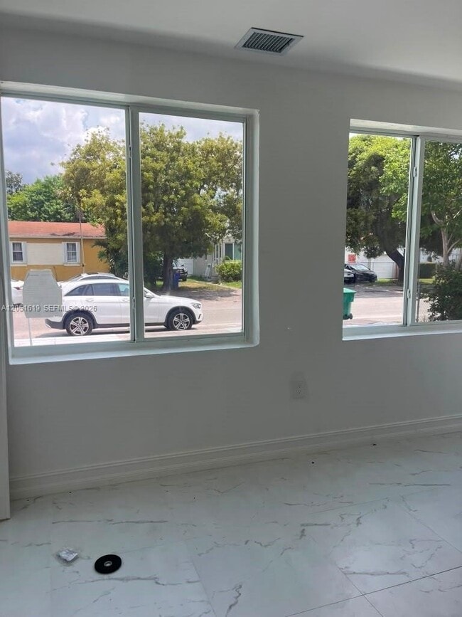 Foto del edificio - 1330 NW 51st Ter