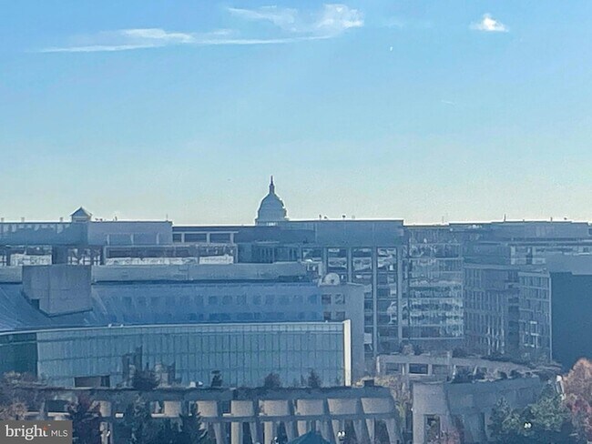 Foto del edificio - 1625 Eckington Pl NE