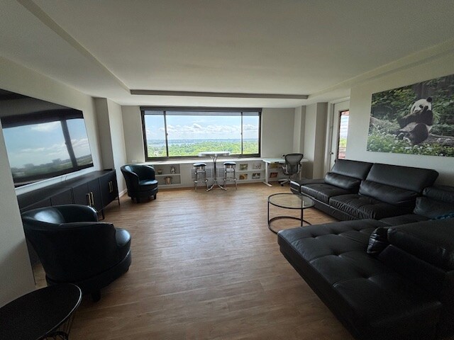 Sala de estar - 1011 Arlington Blvd