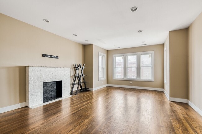 Building Photo - 111 W 74th St
