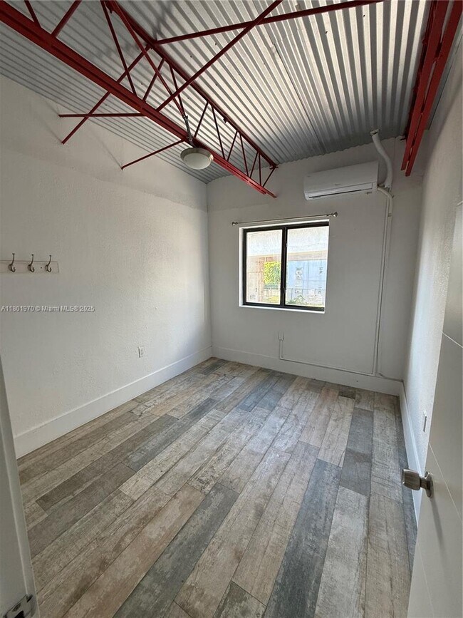 Foto del edificio - 214 NW 11th St