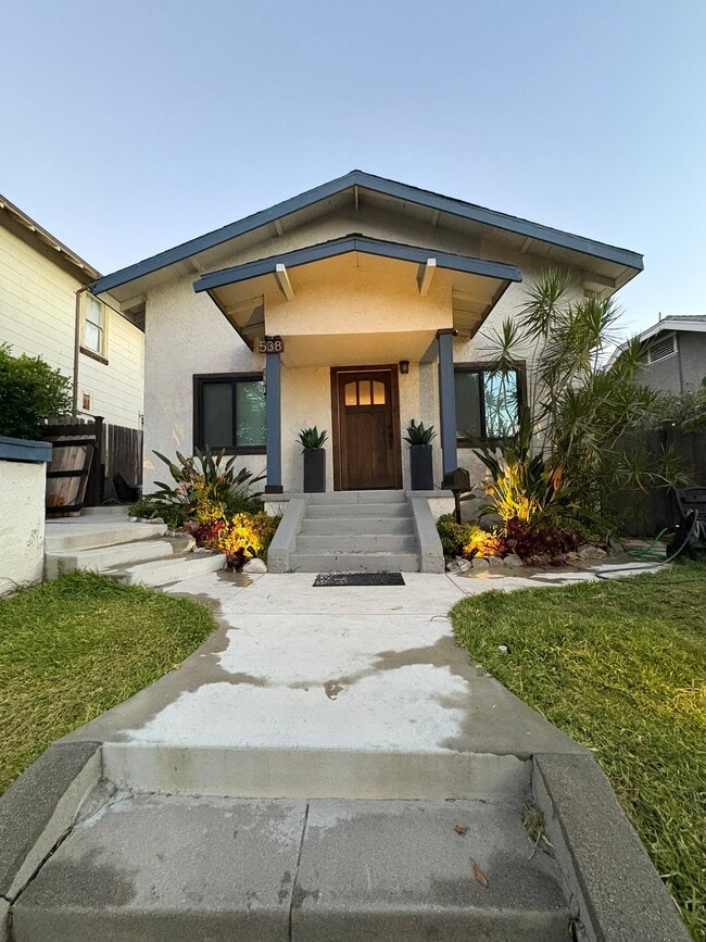 Foto del edificio - 538 Kendall Ave