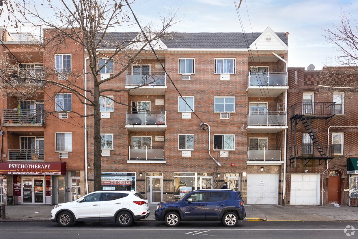 Foto del edificio - 103-16 Corona Ave