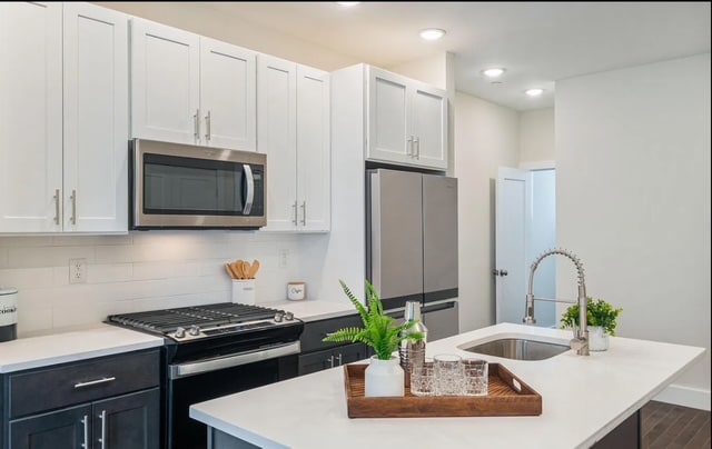 Building Photo - 1328 Nectarine St