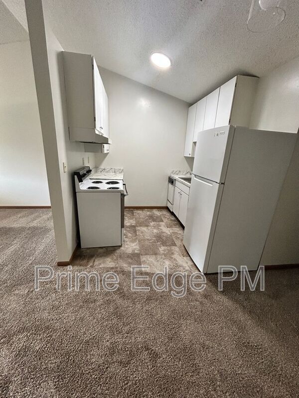 Foto del edificio - 4615 Prescott Ave